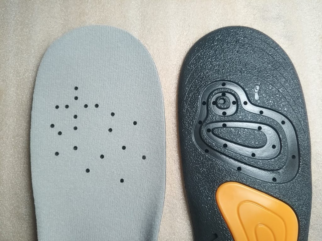 ドクターショールの表裏（通期孔）